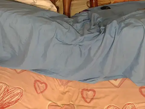 Snapshot of loverro chatting on 5, 11, 2025 loverro online show from 5, 11, 2025