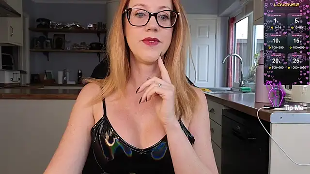 Snapshot of stripmequick chatting on 2, 10, 2025 stripmequick online show from 2, 10, 2025