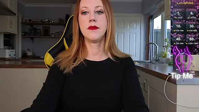 Snapshot of stripmequick chatting on 5, 2, 2025 stripmequick online show from 5, 2, 2025