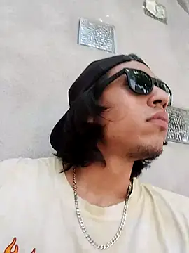 Snapshot of AlexAlejandro13 chatting on 22, 5, 2026 AlexAlejandro13 online show from 22, 5, 2026
