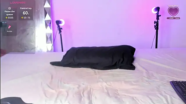 AgathaFoxx online show from 28, 10, 2025