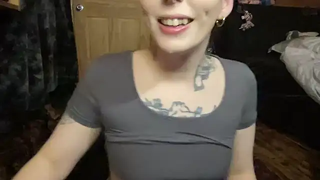 TeenyDoll online show from 16, 4, 2026