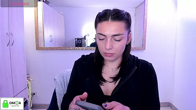 Snapshot of EricaVanderhill chatting on 12, 7, 2026 EricaVanderhill online show from 12, 7, 2026