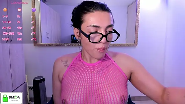 Snapshot of EricaVanderhill chatting on 4, 6, 2026 EricaVanderhill online show from 4, 6, 2026