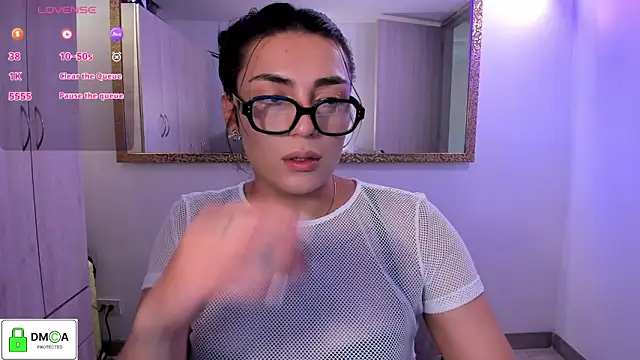 Snapshot of EricaVanderhill chatting on 28, 5, 2026 EricaVanderhill online show from 28, 5, 2026