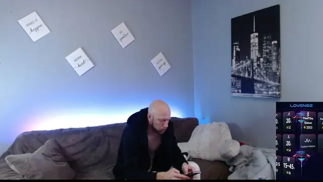 Snapshot of MaxRouger chatting on 28, 10, 2025 MaxRouger online show from 28, 10, 2025