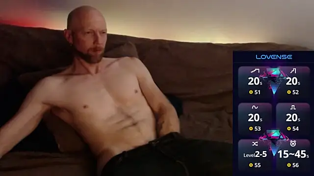 Snapshot of MaxRouger chatting on 16, 11, 2025 MaxRouger online show from 16, 11, 2025