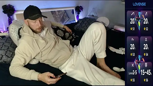 Snapshot of MaxRouger chatting on 16, 10, 2025 MaxRouger online show from 16, 10, 2025