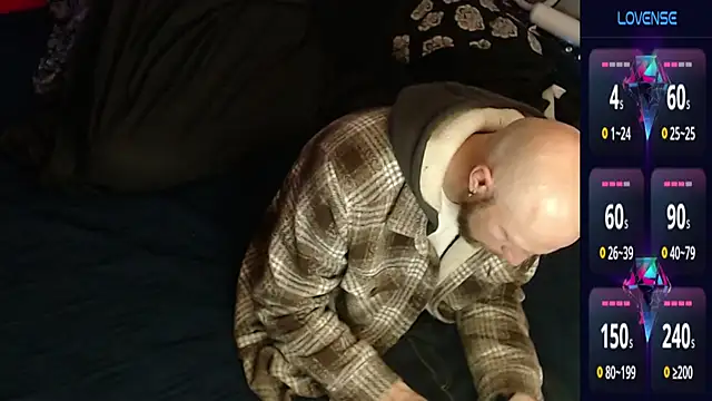 Snapshot of MaxRouger chatting on 26, 10, 2025 MaxRouger online show from 26, 10, 2025