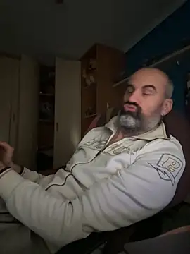 pollito1985 2 online show from 28, 9, 2025