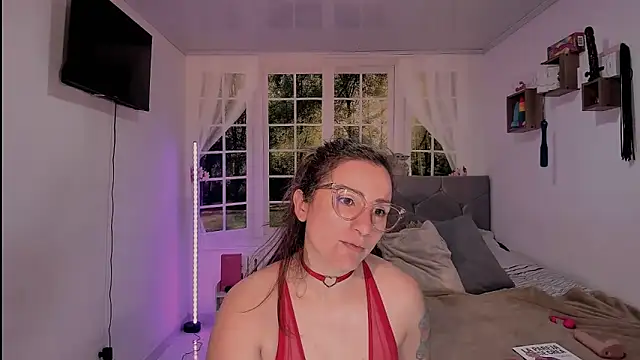 vanessabrown  online show from 14, 4, 2026