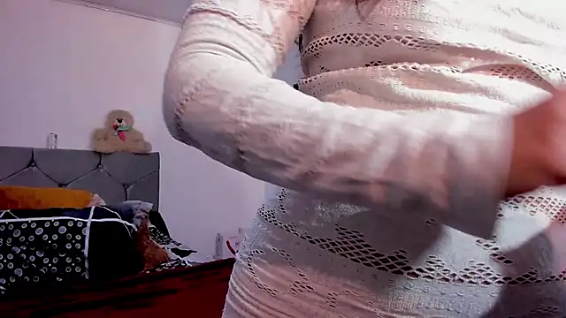 vanessabrown  online show from 31, 10, 2025