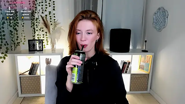 Snapshot of Salme_Sweet chatting on 15, 10, 2025 Salme Sweet online show from 15, 10, 2025