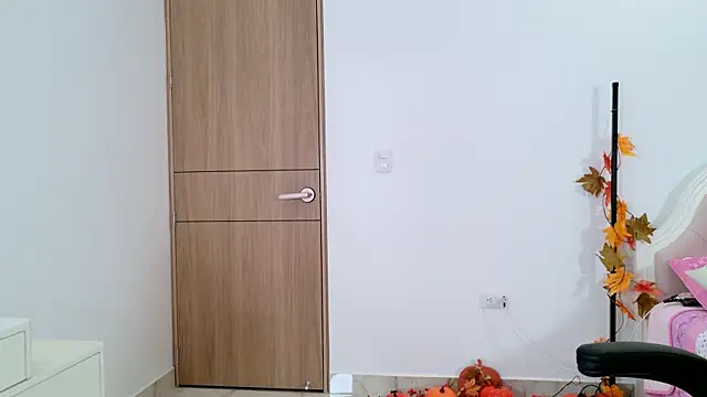 Sensualtease online show from 23, 10, 2025