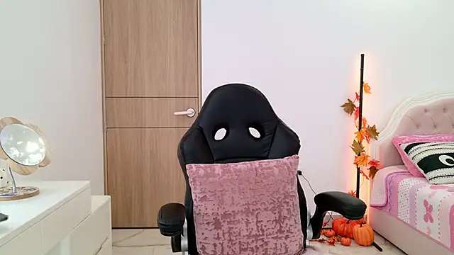 Sensualtease online show from 18, 10, 2025