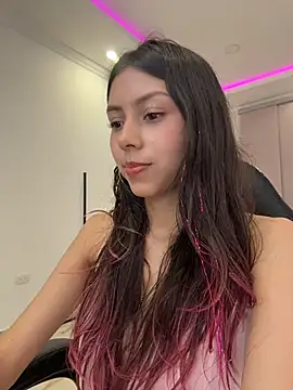 Snapshot of Sensualtease chatting on 24, 4, 2026 Sensualtease online show from 24, 4, 2026