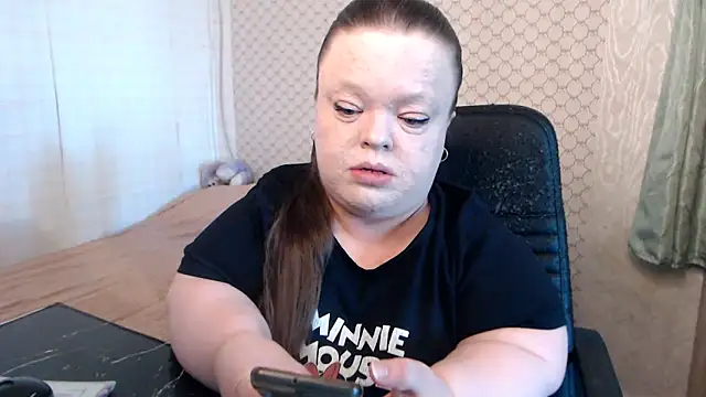 Snapshot of Janiffer_MiMi chatting on 3, 5, 2026 Janiffer MiMi online show from 3, 5, 2026