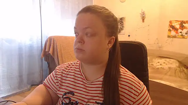 Janiffer MiMi online show from 2, 2, 2025