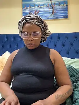 Snapshot of BADFATASS85 chatting on 14, 10, 2025 BADFATASS85 online show from 14, 10, 2025