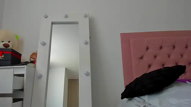 Lindsay-hii online show from 23, 9, 2025