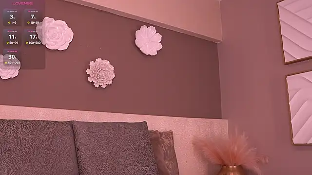 Snapshot of evamoretti chatting on 30, 11, 2025 evamoretti online show from 30, 11, 2025