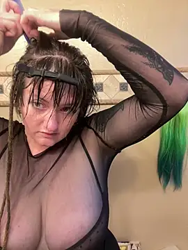 Snapshot of 1-800-FUCKYOU chatting on 4, 10, 2025 1-800-FUCKYOU online show from 4, 10, 2025