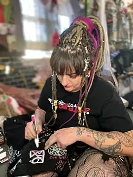 Snapshot of 1-800-FUCKYOU chatting on 19, 9, 2025 1-800-FUCKYOU online show from 19, 9, 2025