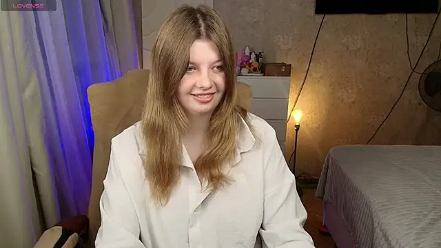 Snapshot of Vivian_cutie chatting on 5, 12, 2025 Vivian cutie online show from 5, 12, 2025