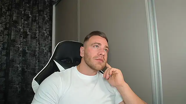 Snapshot of Thori92 chatting on 18, 7, 2026 Thori92 online show from 18, 7, 2026