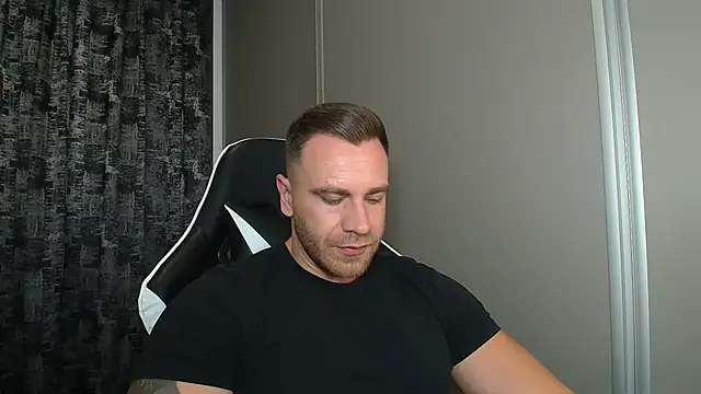 Snapshot of Thori92 chatting on 19, 7, 2026 Thori92 online show from 19, 7, 2026