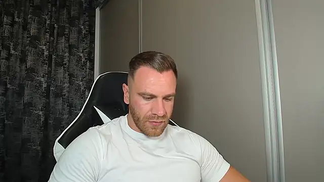 Snapshot of Thori92 chatting on 16, 7, 2026 Thori92 online show from 16, 7, 2026