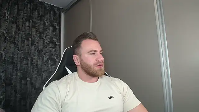 Thori92 online show from 5, 3, 2025