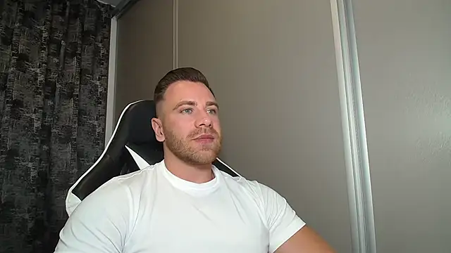 Snapshot of Thori92 chatting on 28, 7, 2026 Thori92 online show from 28, 7, 2026
