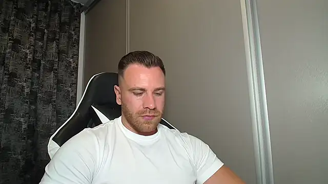 Snapshot of Thori92 chatting on 28, 7, 2026 Thori92 online show from 28, 7, 2026