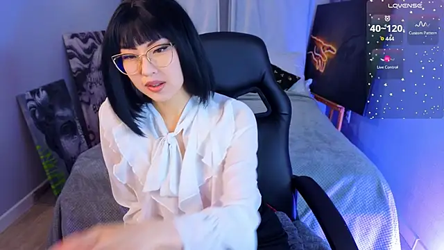 Snapshot of ValeryMur chatting on 10, 7, 2026 ValeryMur online show from 10, 7, 2026