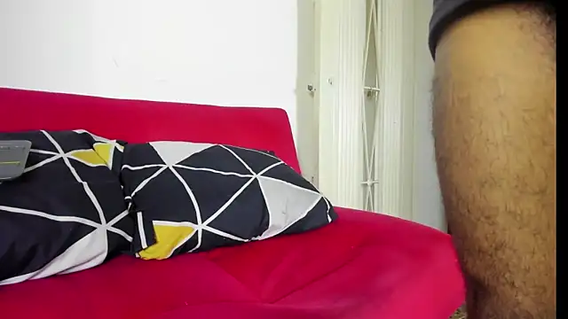 sweatyhairypig23 online show from 11, 3, 2026