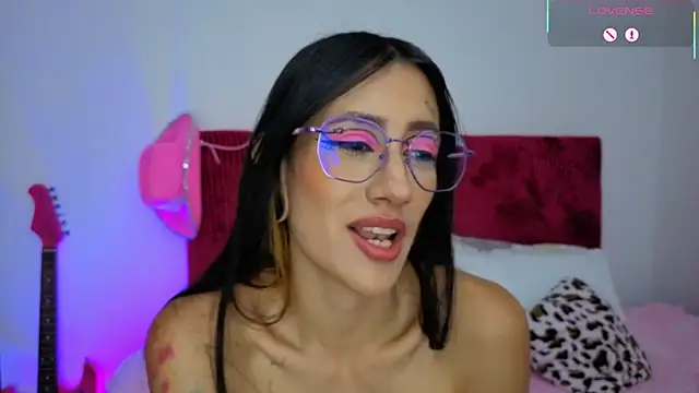 Snapshot of I_am_kim chatting on 27, 5, 2026 I am kim online show from 27, 5, 2026