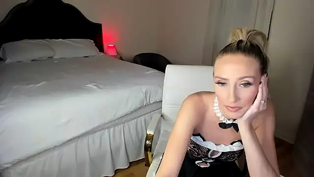 fitandfriskyx online show from 24, 10, 2025