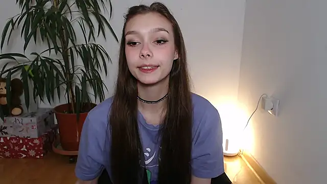 Snapshot of Michelle_Melnss chatting on 8, 12, 2024 Michelle Melnss online show from 8, 12, 2024