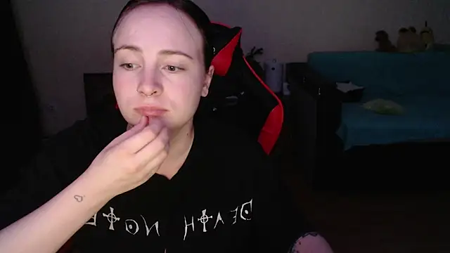 Laralianna online show from 13, 12, 2025