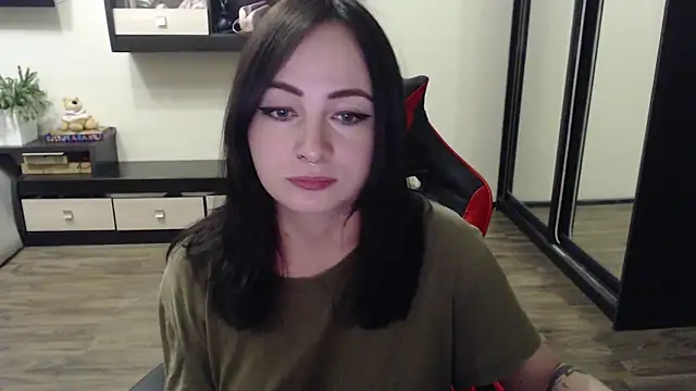 Laralianna online show from 10, 10, 2025