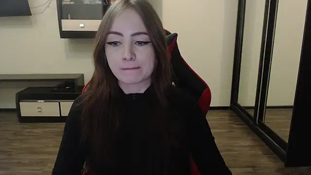 Laralianna online show from 4, 1, 2025