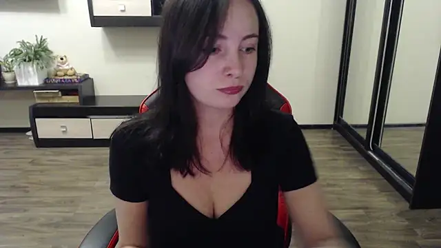 Laralianna online show from 2, 10, 2025