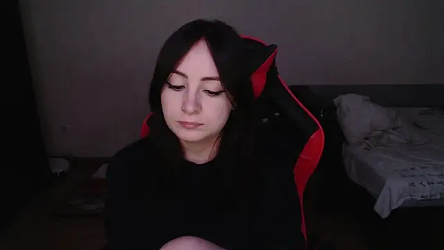 Laralianna online show from 10, 11, 2025