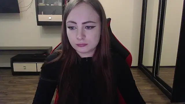 Laralianna online show from 2, 3, 2025