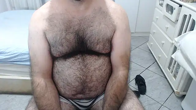Snapshot of MysterBearMG chatting on 5, 7, 2026 MysterBearMG online show from 5, 7, 2026