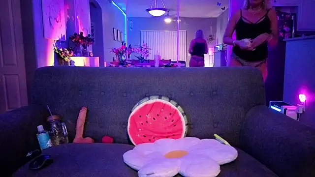 Lexi Shocker online show from 8, 4, 2026