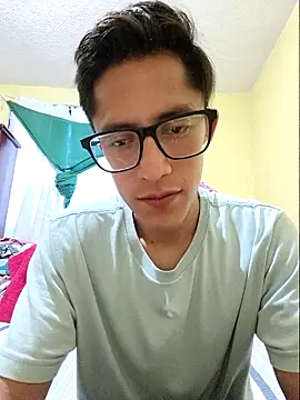 Snapshot of KevinCrz chatting on 16, 10, 2025 KevinCrz online show from 16, 10, 2025