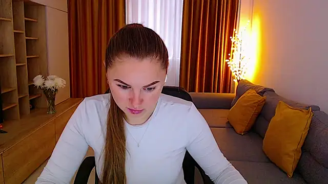  Mia Adams online show from 10, 10, 2025