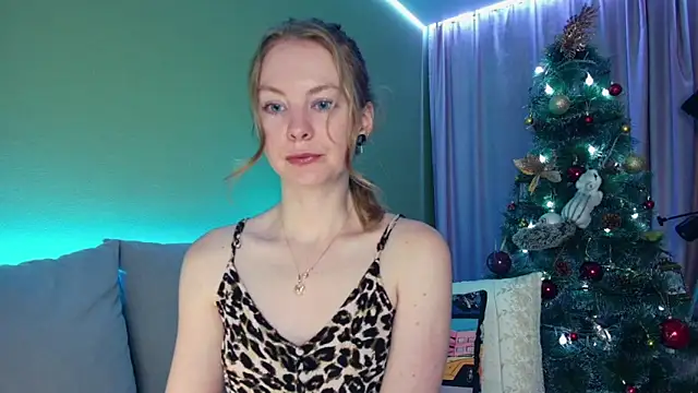 Snapshot of Cuddle_Cat chatting on 11, 1, 2025 Cuddle Cat online show from 11, 1, 2025